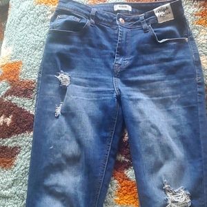 High Rise distressed skinny jean